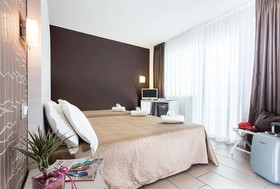 Color Mokambo Shore Design Hotel