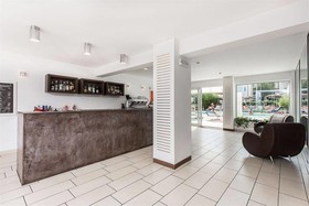 Color Mokambo Shore Design Hotel