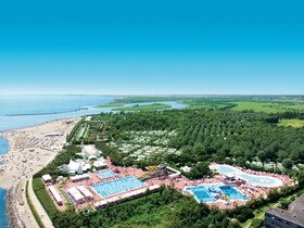 Isamar Holiday Village