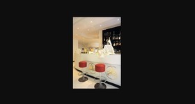 M Glamour Hotel