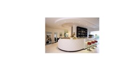 M Glamour Hotel