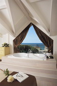 M Glamour Hotel