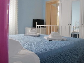 Insolent Inn