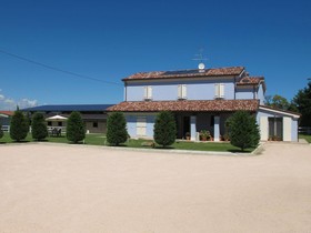 Insolent Inn