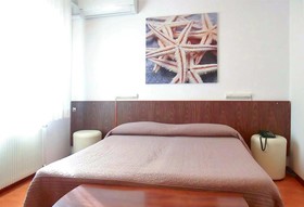 Hotel Carol