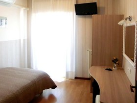 Hotel Carol
