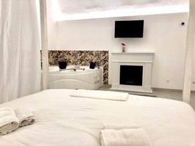 Ada Suites