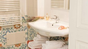 Sacrè Bleu Bed & Breakfast