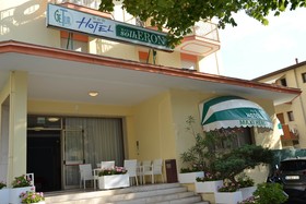 Hotel MaxiHeron & Hotel MiniHeron
