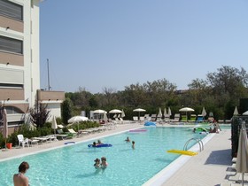 Cleo Residence