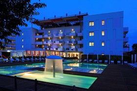 Domino Suite Hotel