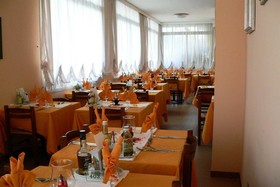 Le Petit Hotel
