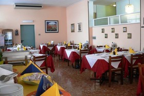 Le Petit Hotel