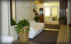 La Maison Hotel