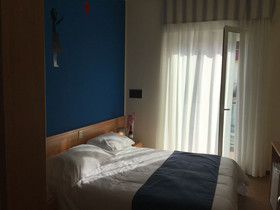 La Maison Hotel