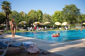 Los Nidos Holiday Resort Bungalows
