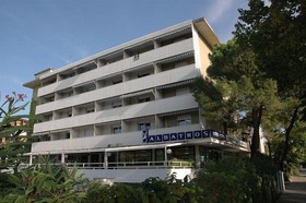 Los Nidos Holiday Resort Bungalows