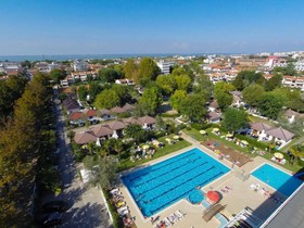 Los Nidos Holiday Resort Bungalows