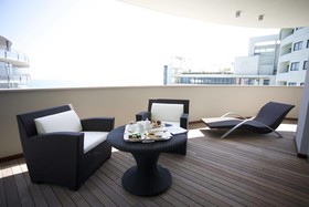 Premier & Suites