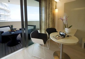 Premier & Suites