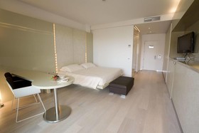 Premier & Suites