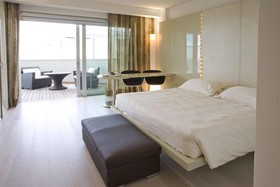 Premier & Suites