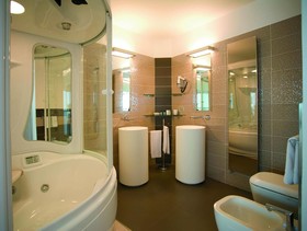 Premier & Suites