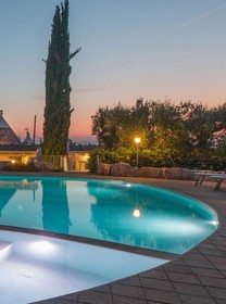 Trulli Di Bouganville