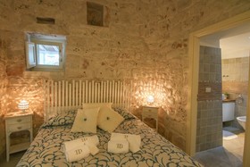 Trulli Di Bouganville