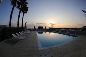 Sea Lion Hotel