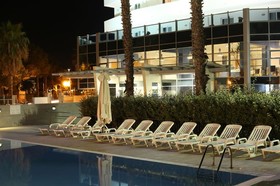 Sea Lion Hotel