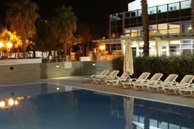 Sea Lion Hotel