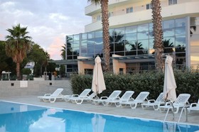 Sea Lion Hotel