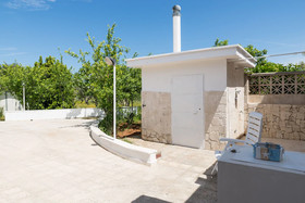Villetta Dalia Con Giardino by Wonderful Italy