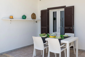 Villetta Dalia Con Giardino by Wonderful Italy