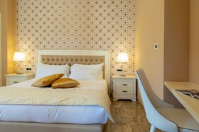 Aurum Suites