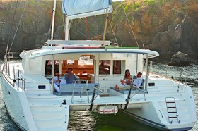 Mauticat Boat & Breakfast