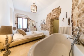 Itaca Home to Explorers