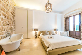 Itaca Home to Explorers