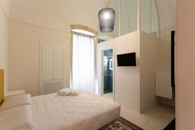 Via Sarnelli72