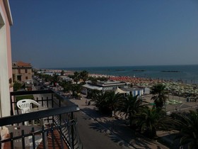 Hotel Rosa Meuble
