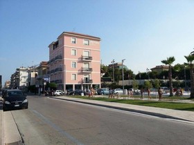 Hotel Rosa Meuble