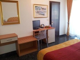 Hotel Rosa Meuble