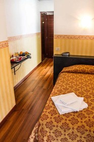 Hotel Consul