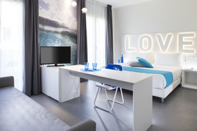 Love Boat Hotel