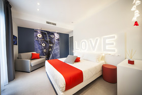 Love Boat Hotel