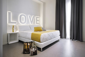 Love Boat Hotel