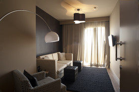 Select Suites & Spa