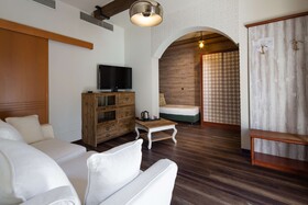 Best Western Maison B Hotel