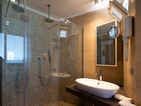 Best Western Maison B Hotel